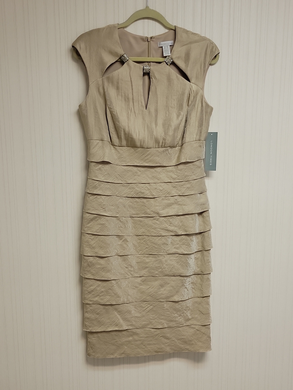 London Times Beige Tiered Sheath Dress 10 New Wedding Guest Festive Cocktail
